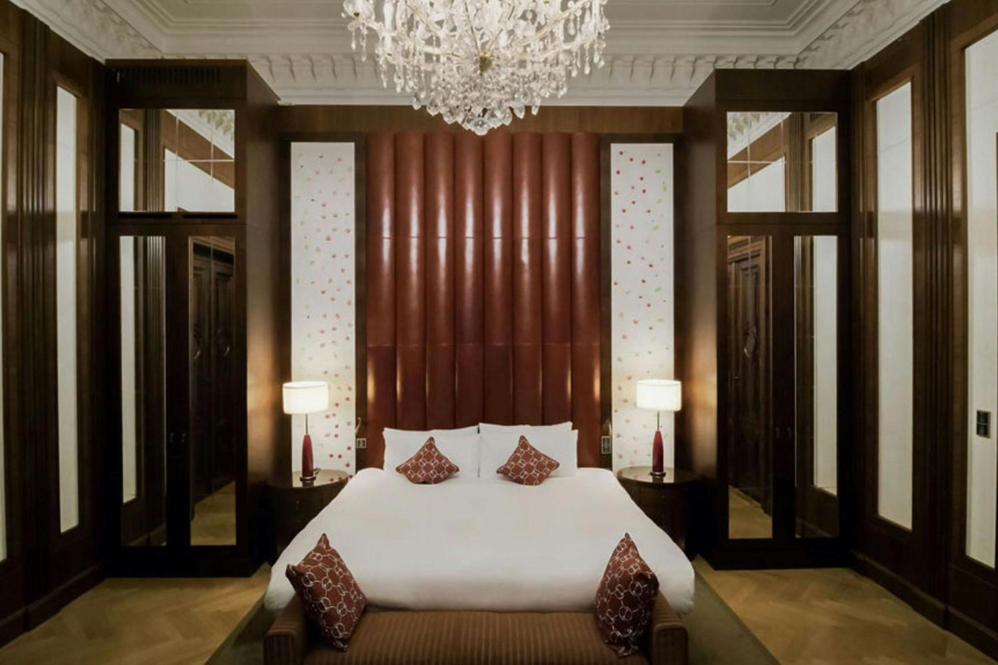 The Ritz-Carlton, Vienna Hotel Luaran gambar A bedroom at the hotel